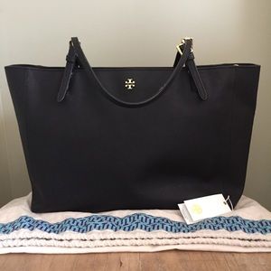 ☀️ NEW LISTING ☀️ Tory Burch York Buckle Tote